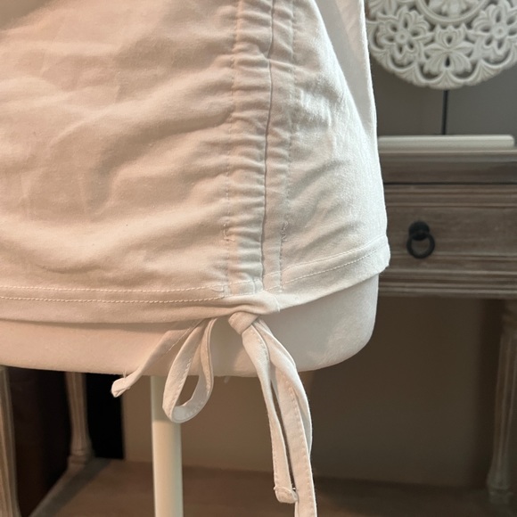 PrettyLittleThing Tee - Picture 3 of 6